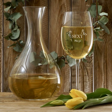 Grawerowany Kieliszek do wina 640 ml SEXY z personalizowanym imieniem prezent na walentynki