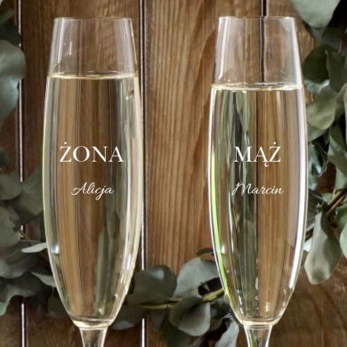 Grawerowane kieliszki do szampana dla Par ŻONA i MĄŻ  IMIONA (x2)- grafika zbliżenie