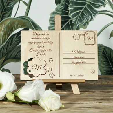 Personalizowana Drewniana kartka z Twoją dedykacją ŻYCZENIA SPEŁNIENA MARZEŃ + wycinany Brelok Kwiatek z Inicjałem
