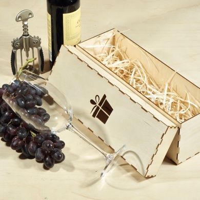 Pudełko prezentowe drewniane na wino lub duży kieliszek do wina PREZENCIK- wnętrze