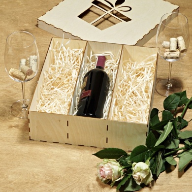 Pudełko drewniane prezentowe na wino i 2 kieliszki XXL do wina lub 3 kieliszki XXL do wina PREZENCIK- wnętrze
