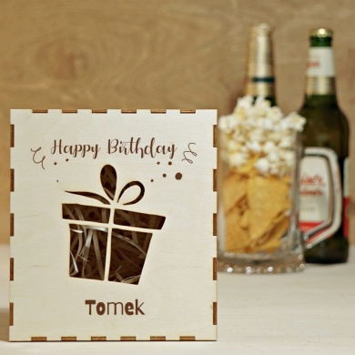 Personalizowane Pudełko drewniane na prezent urodzinowy duży kufel do piwa  grawerowane imię HAPPY BIRTHDAY
