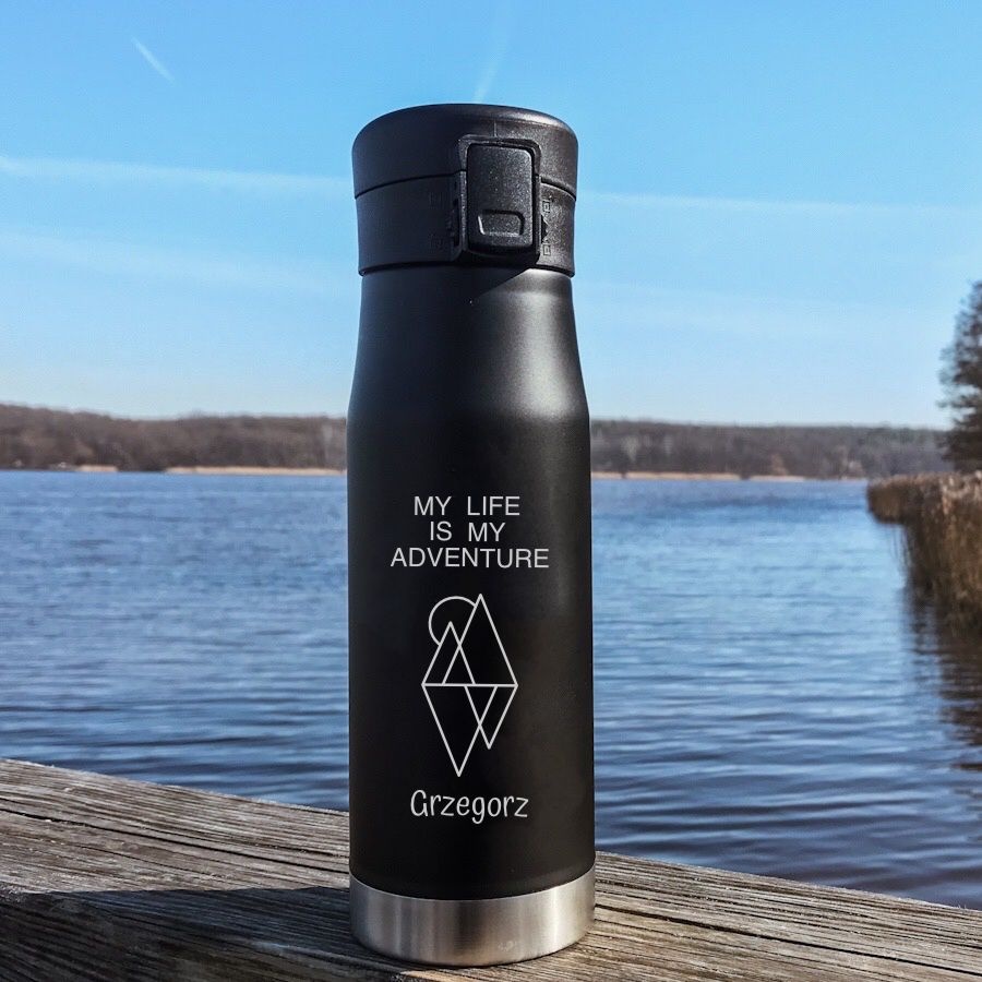 Grawerowany Kubek termiczny z personalizacją My Life Is My Adventure
